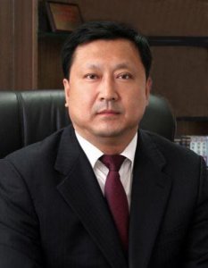 ​包商银行董事长李镇西简介