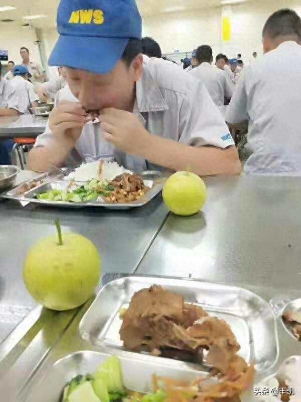 招工，天津新伟祥，月6500-7000左右，管吃管住，两班倒，