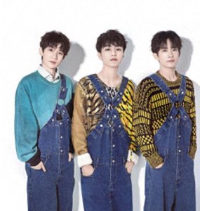 ​TFBOYS六周年演唱会海报发布！三小只已从小毛孩蜕变成熟男啦