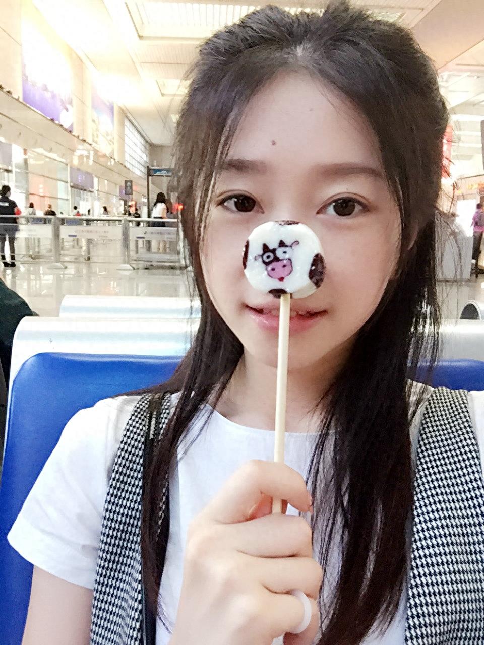 赏心悦目！DOTA2超人气美女解说AMS