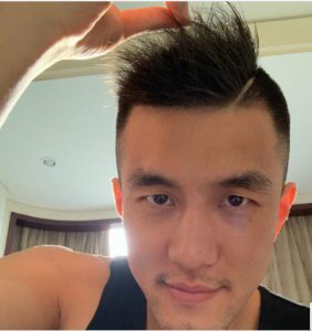 ​郭艾伦晒新发型求证医生是否脱发，球迷：下次找个专门治脸皮厚的