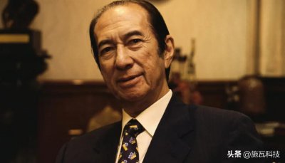 ​何鸿燊在澳门什么地位？他在澳门三大家族面前，只能是弟弟