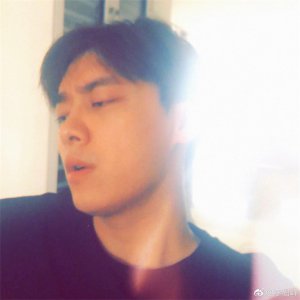 ​李易峰在微博中晒自己的体重，181的他体重数据真让人惊讶！