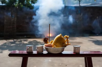 ​人死后的七天，真的会回家看望？科学界的2个实验，早已给出答案