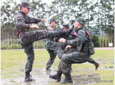 ​八组腿法组合打法，真正的军警格斗招式，容易掌握的绝招