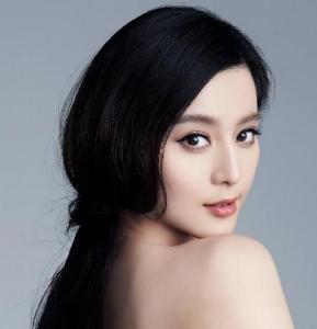 邵小珊微博炮轰范冰冰，却又将微博内容删掉，邵小珊再次认怂？