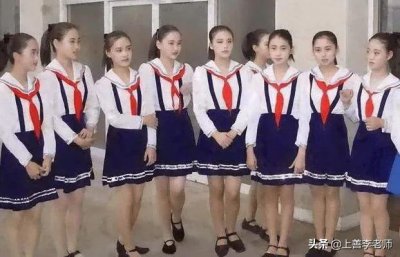 ​小学生一双鞋子高达“81万”，网友：万一不小心踩一脚，赔多少？