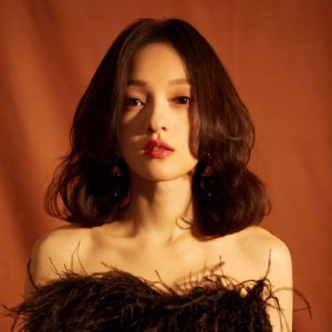 ​患心脏病无人照顾，母亲卷走她所有财产，张韶涵的悲惨前半生