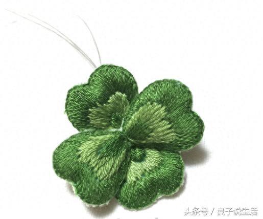 四叶草立体刺绣的小教程