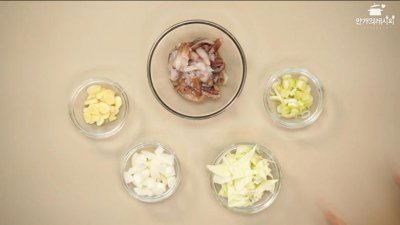 ​鱿鱼炒饭的做法