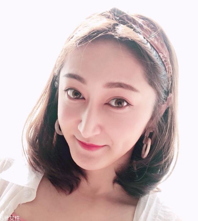 中长发怎么打理好看 5个中长发打理小技巧
