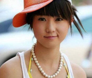 ​38岁网红模特张筱雨挥洒激情，火爆21套人体写真！