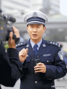 ​再谈网红警官谭乔“消失”：当社交媒体与现实撕裂，将何去何从?