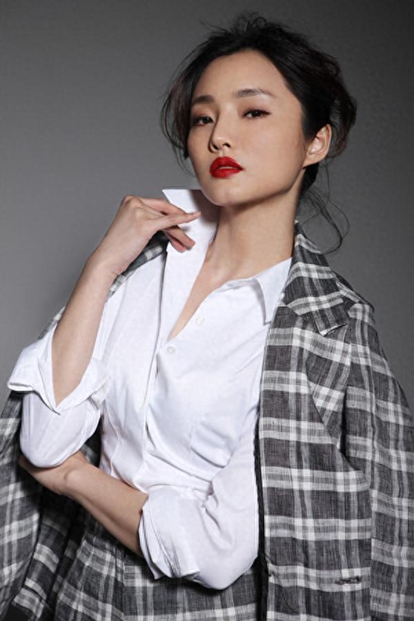 内地女星刘芊含