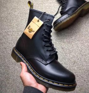​dr.martens是哪个国家的 首屈一指的工鞋品牌
