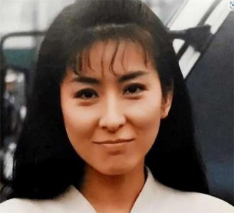 ​65岁天后选择独身：远离情爱，青灯相伴，命运因母亲而改变