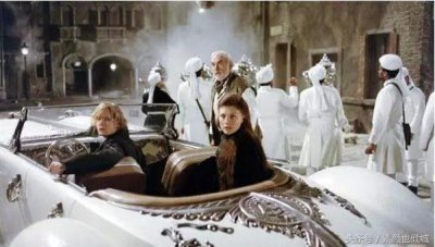 ​造价两亿八千万欧元，纯黄金，每100公里磨损50克黄金，世上最昂贵的黄金跑车