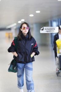 ​170418 宋茜结束塞班岛行程 抵达上海酷劲十足