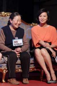 ​国民妈妈张少华与她的女儿苏岩，两人戏里戏外都是母女