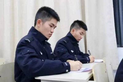 ​面向“初中生”招生的警校，毕业入警几率大，男生女生皆可报名