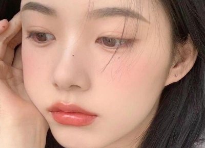 ​女朋友经常发朋友圈动态把我屏蔽(女朋友不回消息表情包动态gif)