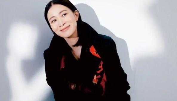 演员佘诗曼个人资料及介绍，佘诗曼历任男友有哪些