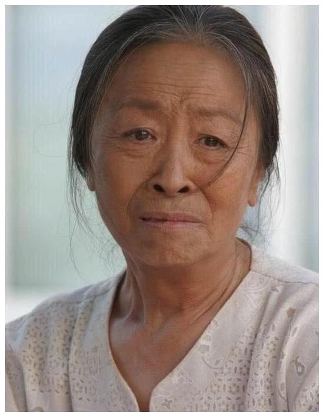 73岁“丑娘”老公长啥样？张少华曾自曝：别人说他像我儿子