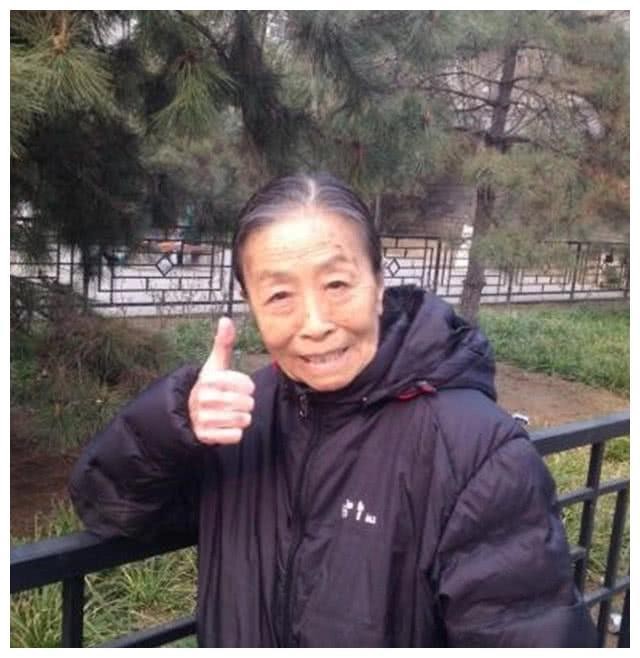 73岁“丑娘”老公长啥样？张少华曾自曝：别人说他像我儿子