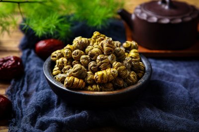 ​野生铁皮石斛有什么药效（详解铁皮石斛的药用价值）