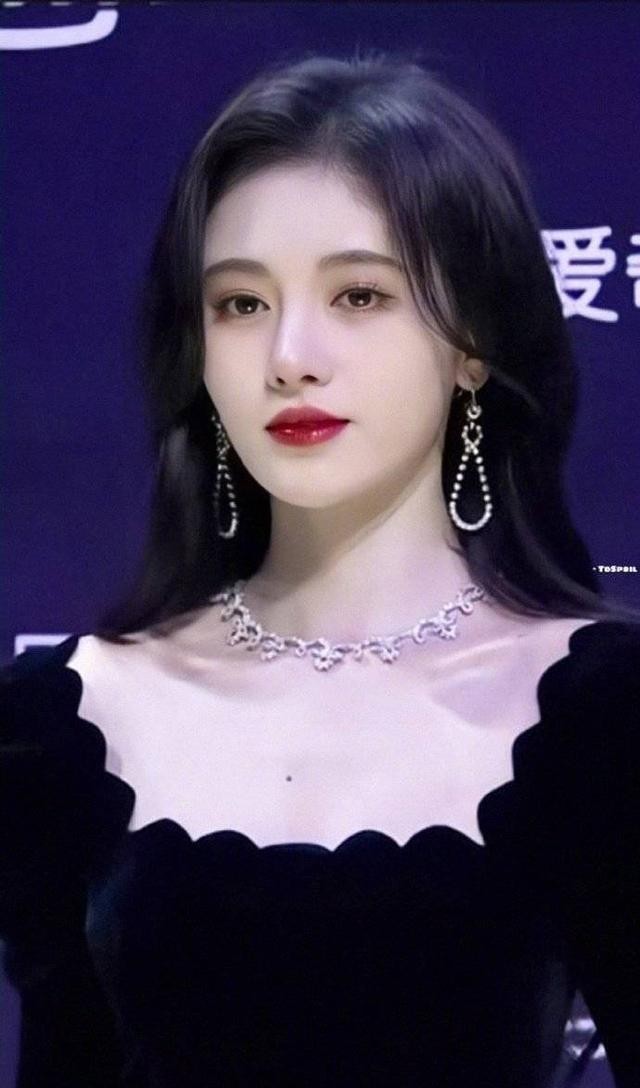 汪小敏整容了吗（曾被粉丝送假肢恐吓的汪小敏）