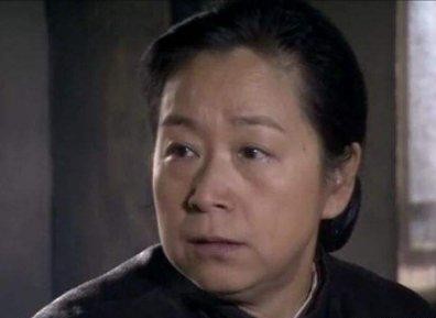张默的母亲是谁（张默的亲妈离婚31年后仍未婚）