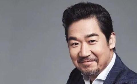 张默的母亲是谁（张默的亲妈离婚31年后仍未婚）