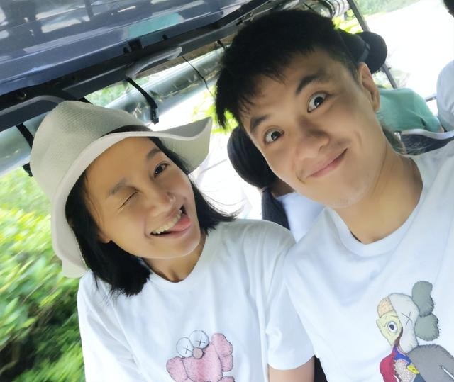 朱丹的老公是谁（朱丹晒老公周一围带娃照）