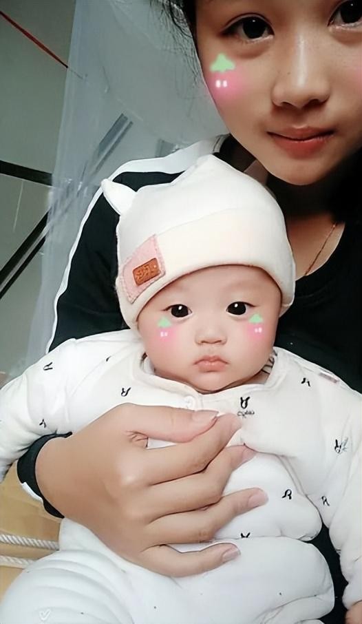 朱丹的老公是谁（朱丹晒老公周一围带娃照）
