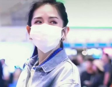​感动到了！谢娜在机场哭了 原来是听到了“你超级棒乖乖”！
