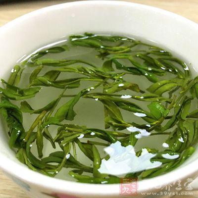 最近手上长了很多老年斑（长老年斑应该怎么办）(3)
