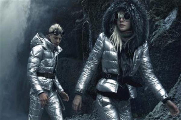 moncler和加拿大鹅哪个好 羽绒品牌大比拼
