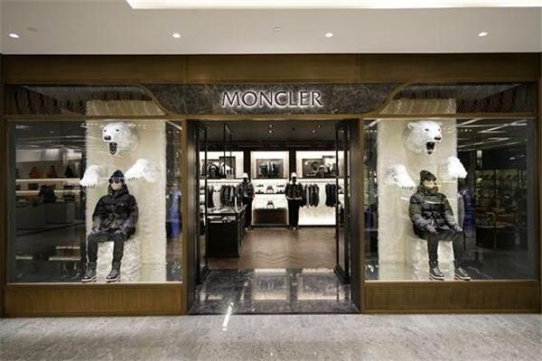 moncler和加拿大鹅哪个好 羽绒品牌大比拼