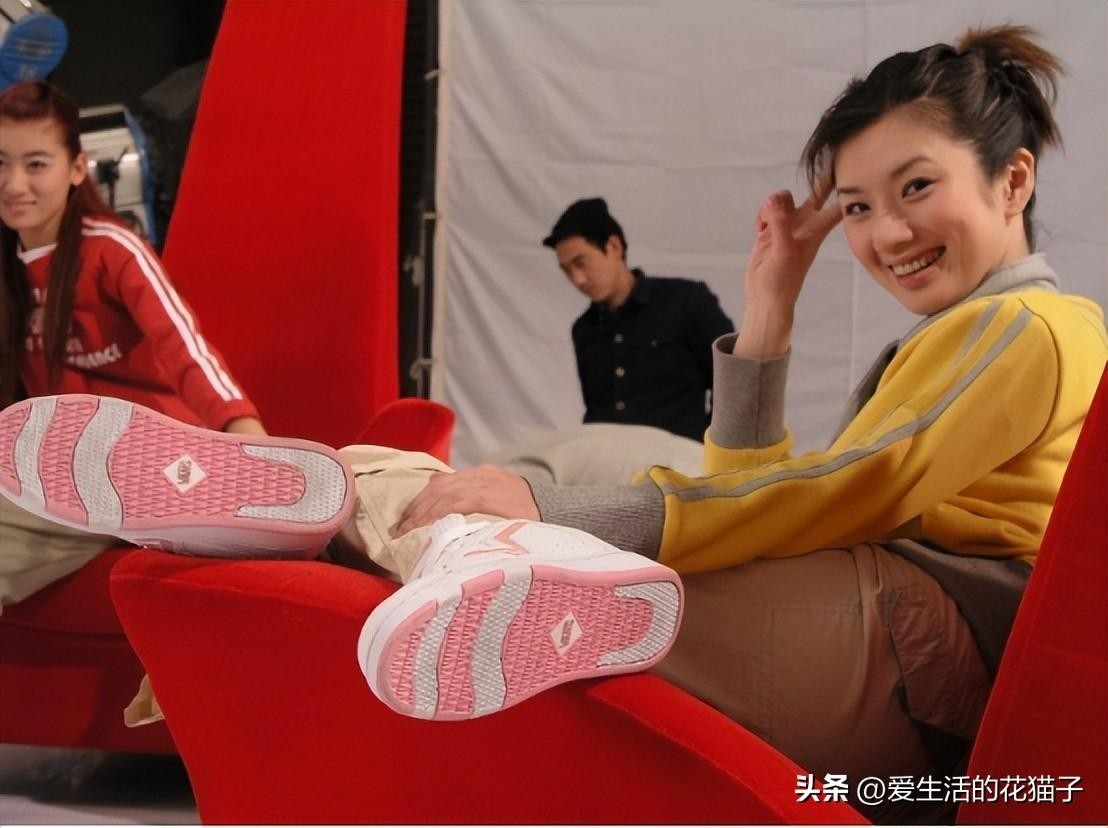 前央视主持苑冉：16岁出道，却靠演“后妈”出圈，今43岁婚姻成谜