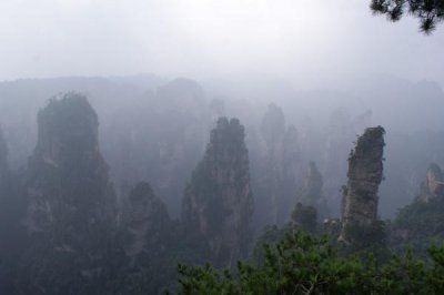 ​张家界必玩的十大景点排名榜（张家界堪称鬼斧神工的6个景点）