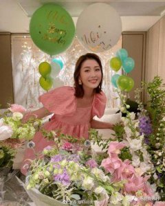 ​杨茜尧与周励淇庆祝45岁生日，惊喜发现竟然是同年同月同日生