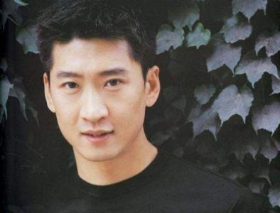 ​尔康扮演者周杰的感情生活揭秘，妻子身份疑曝光为刘虹