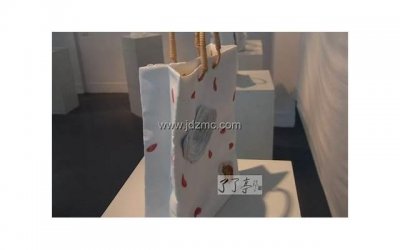 一个女人偷偷暗恋你,会有某些“身体语言”,别不懂