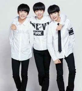 为什么有那么多人黑tfboy tfboys为什么叫掏粪男孩呢