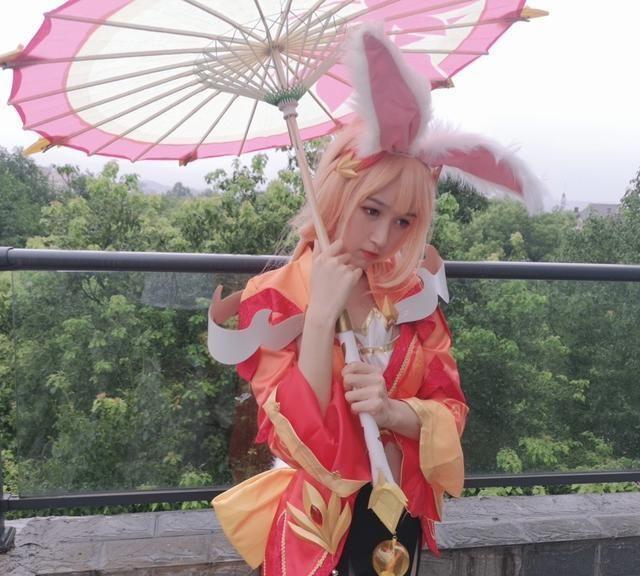 王者荣耀:小姐姐公孙离cos,身材婀娜多姿,玩家:堪比四大美女