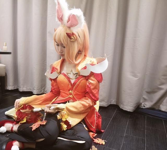 王者荣耀:小姐姐公孙离cos,身材婀娜多姿,玩家:堪比四大美女