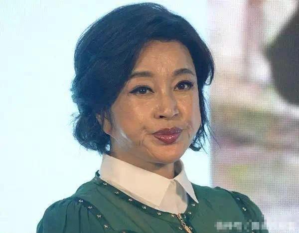 抢演少女、拒签合同?73岁刘晓庆霸气发文回怼网友