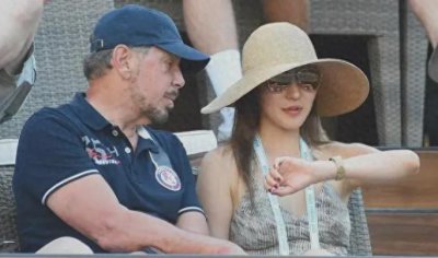 硅谷81岁富豪的第六段婚姻,妻子是中国90后,爷孙恋如何开始?