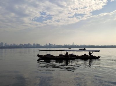 湖什么山色成语是什么(杭州成语旅游故事||湖光山色)