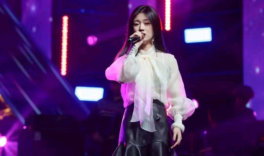 黄霄云个人资料经纪公司（梦响强音为什么要竭力打造希林娜依·高和黄霄云？为了抗衡单依纯）